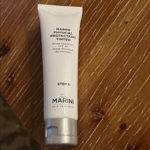 Jan Marini Physical Protectant Tinted SPF 45 – White